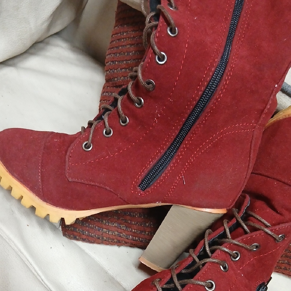 Source Unknown Red Lace-Up Boots